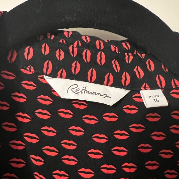 Reitman Lip Blouse - Picture 4 of 4